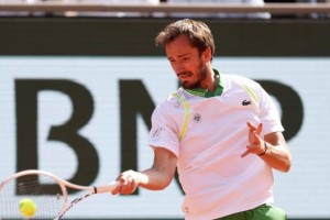 法网首轮不敌巴西“刺客” 梅总红土蜜月期提前结束