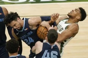 九游娱乐-围剿字母大获成功 灰熊登顶西部第一防守是关键