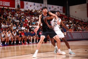 九游娱乐入口-碾压二阵中锋，杨瀚森持续进化！15+3三分创新高两大杀招征服主帅